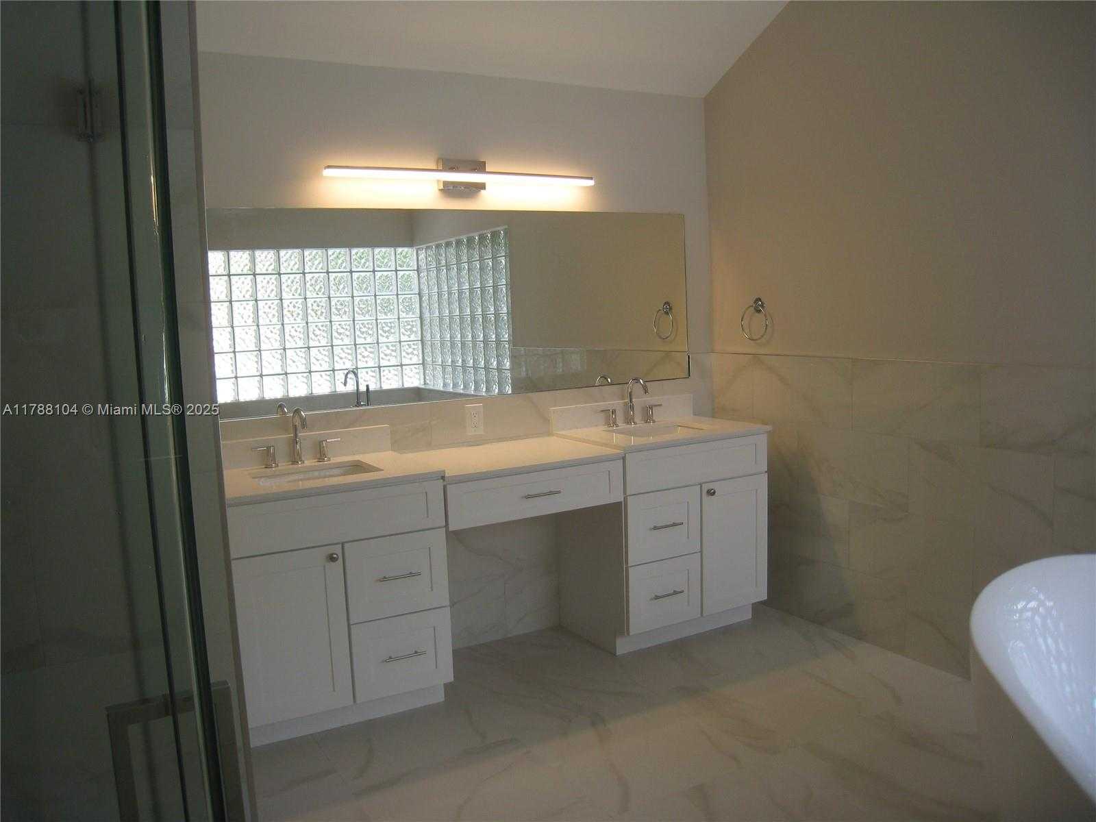 Small Image of 9818 SOUTH WEST 111TH TER, Miami Number 14