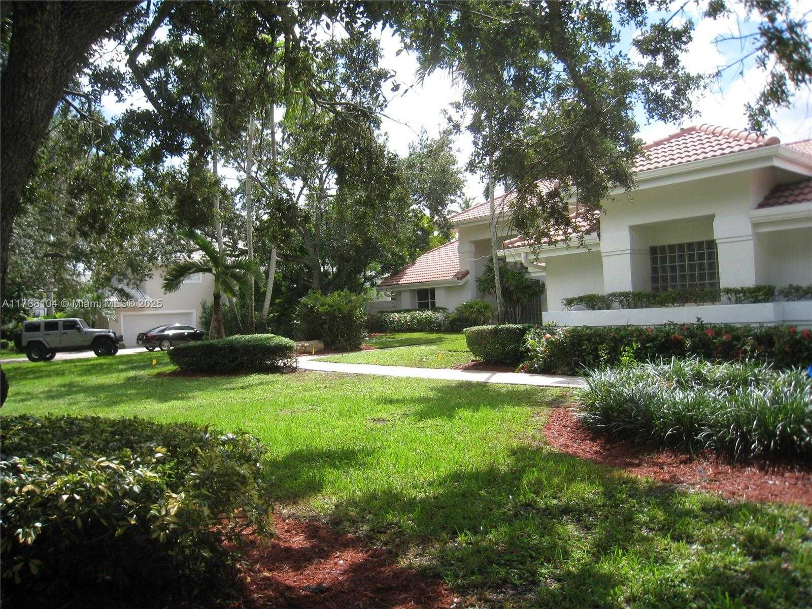 Small Image of 9818 SOUTH WEST 111TH TER, Miami Number 2