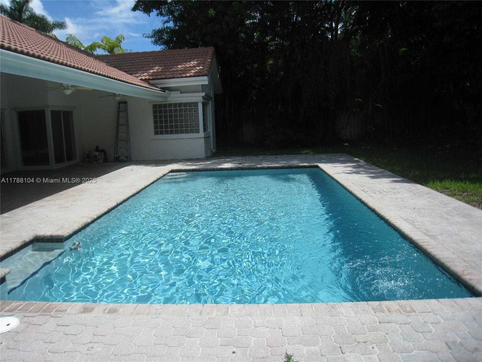 Small Image of 9818 SOUTH WEST 111TH TER, Miami Number 26