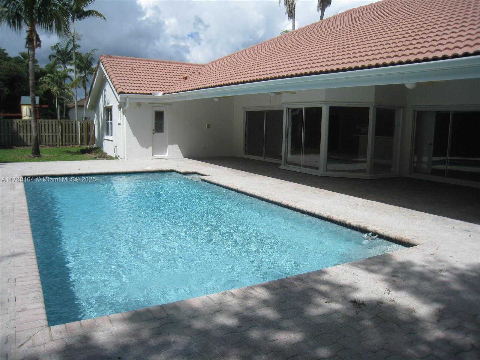 Small Image of 9818 SOUTH WEST 111TH TER, Miami Number 28