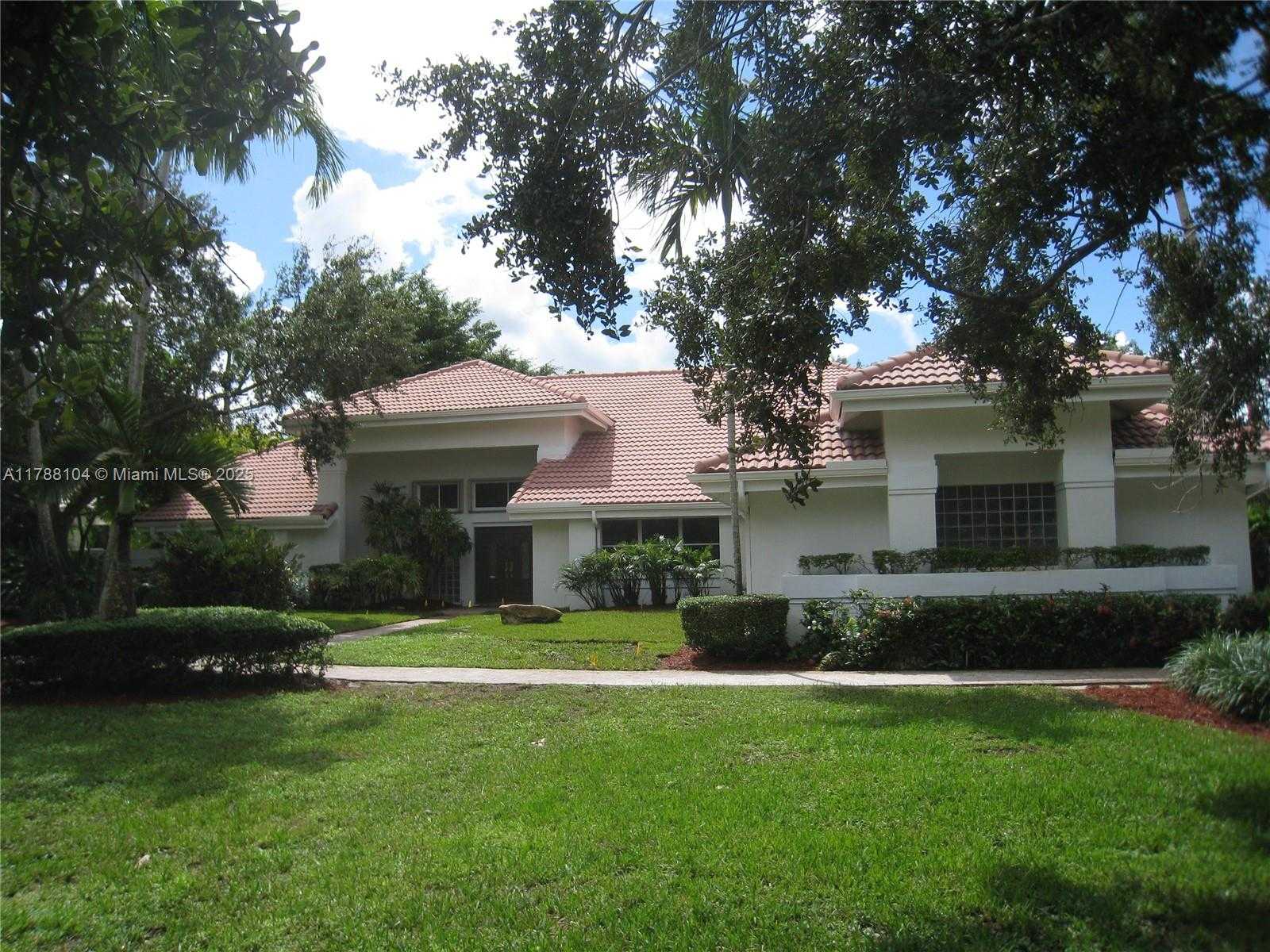 Small Image of 9818 SOUTH WEST 111TH TER, Miami Number 3