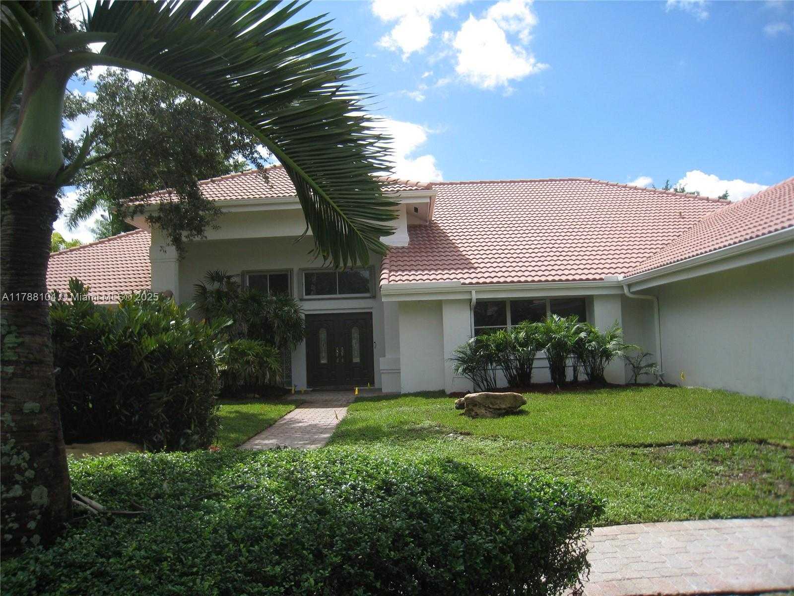 Small Image of 9818 SOUTH WEST 111TH TER, Miami Number 31