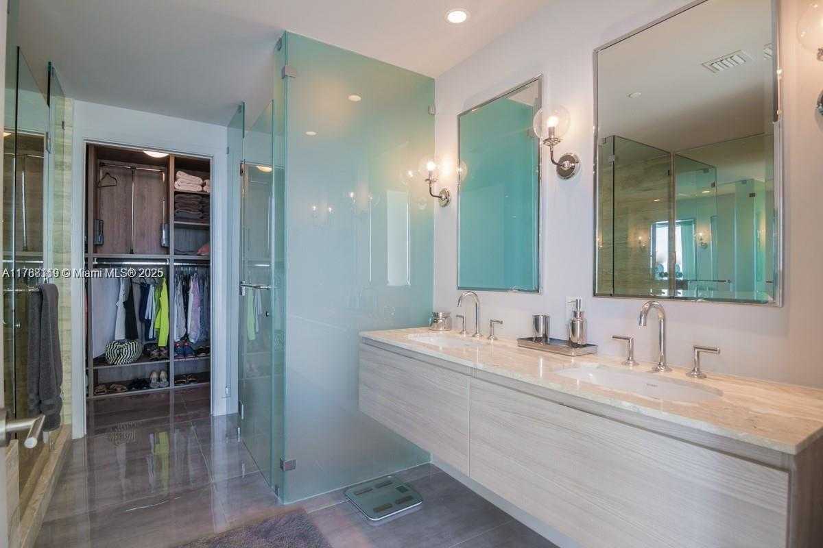 Small Image of 2900 NORTH EAST 7TH AVE #3007, Miami Number 9