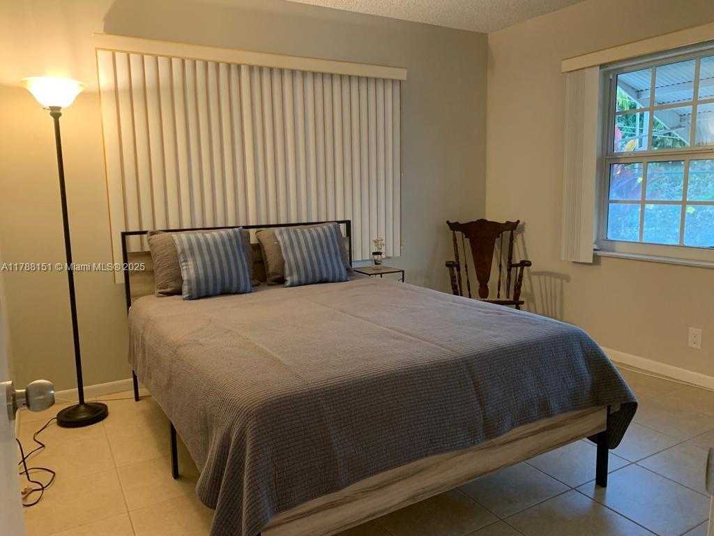 Small Image of 1520 MCKINLEY ST #118E, Hollywood Number 12