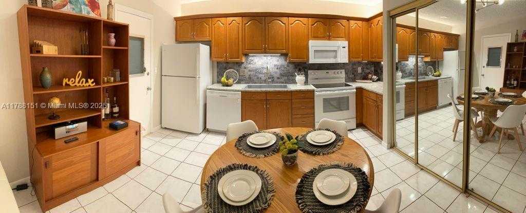 Small Image of 1520 MCKINLEY ST #118E, Hollywood Number 2