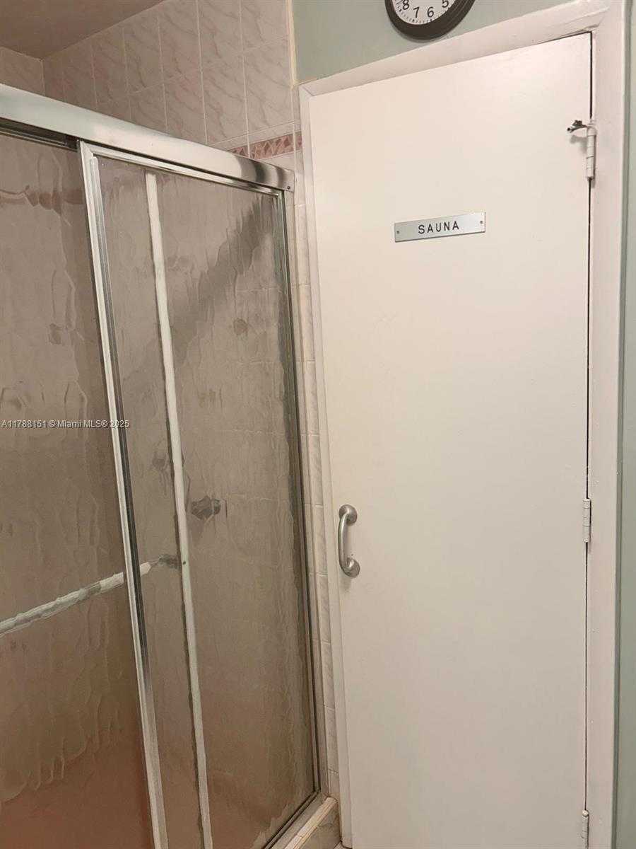 Small Image of 1520 MCKINLEY ST #118E, Hollywood Number 22