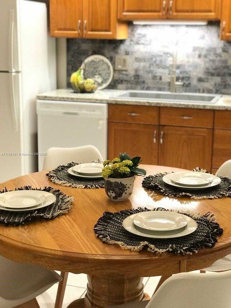 Small Image of 1520 MCKINLEY ST #118E, Hollywood Number 4