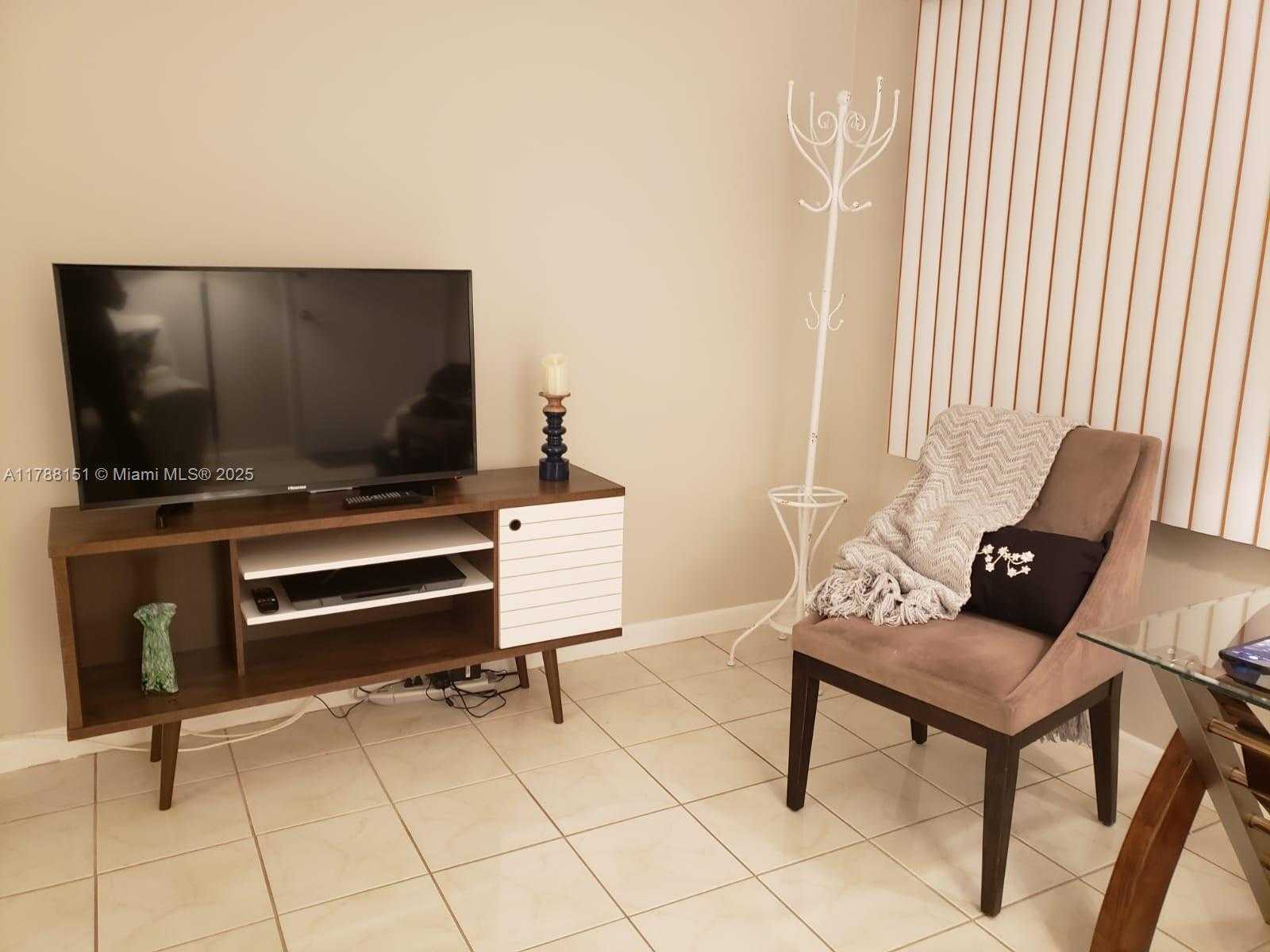 Small Image of 1520 MCKINLEY ST #118E, Hollywood Number 6