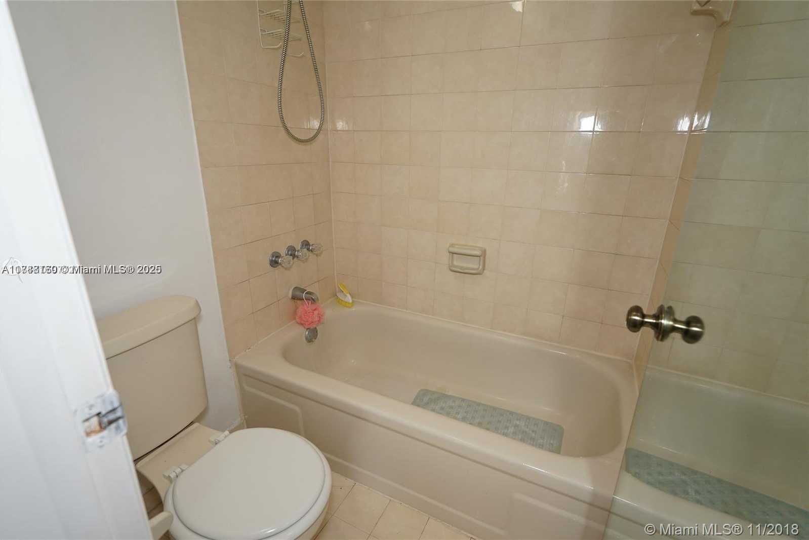 Small Image of 5201 ORDUNA DR #12, Coral Gables Number 14