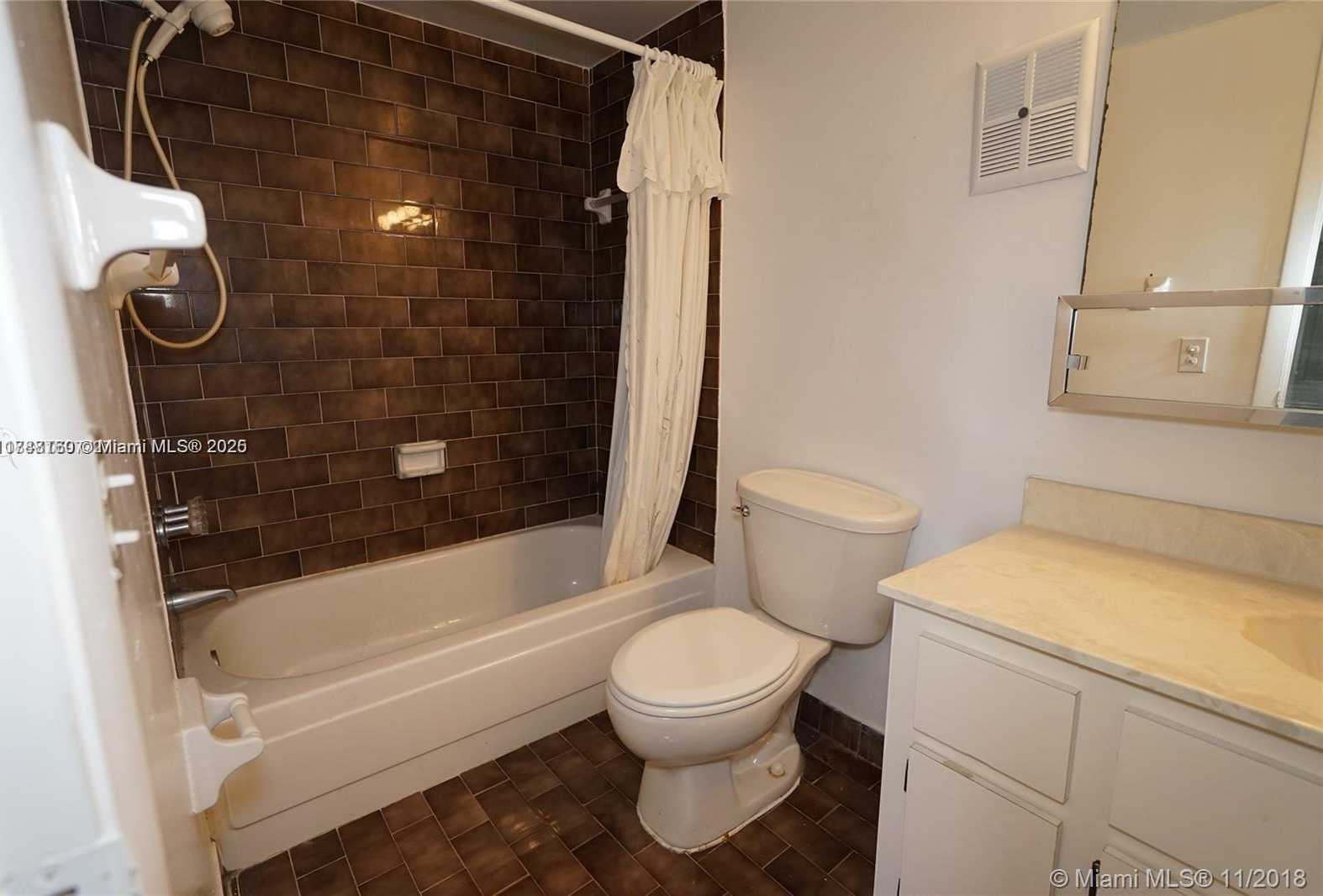 Small Image of 5201 ORDUNA DR #12, Coral Gables Number 16