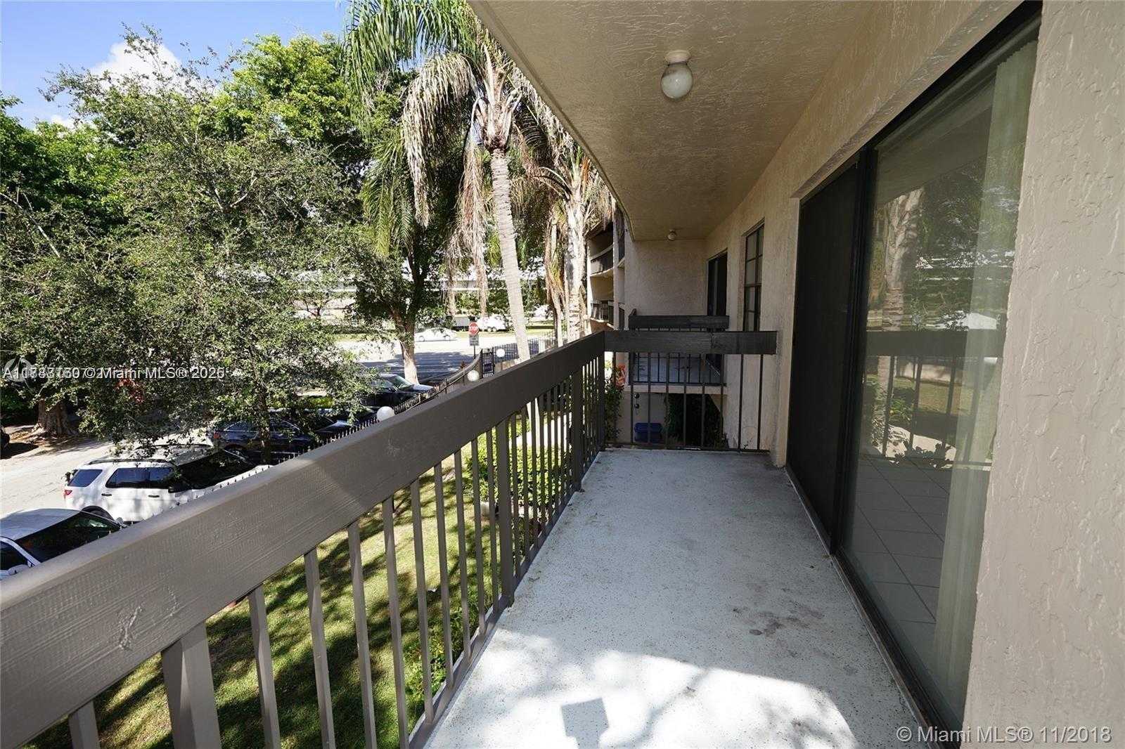 Small Image of 5201 ORDUNA DR #12, Coral Gables Number 19