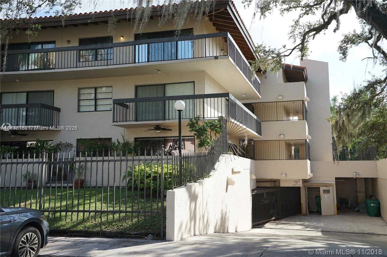 Small Image of 5201 ORDUNA DR #12, Coral Gables Number 22