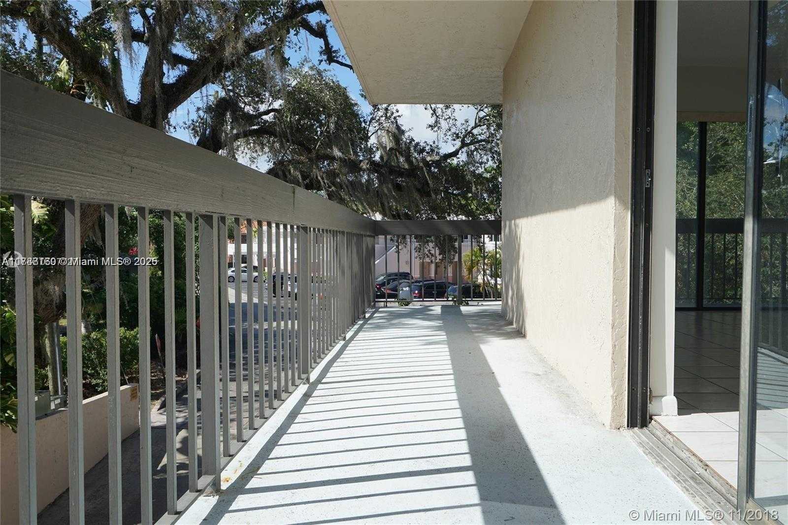Small Image of 5201 ORDUNA DR #12, Coral Gables Number 23
