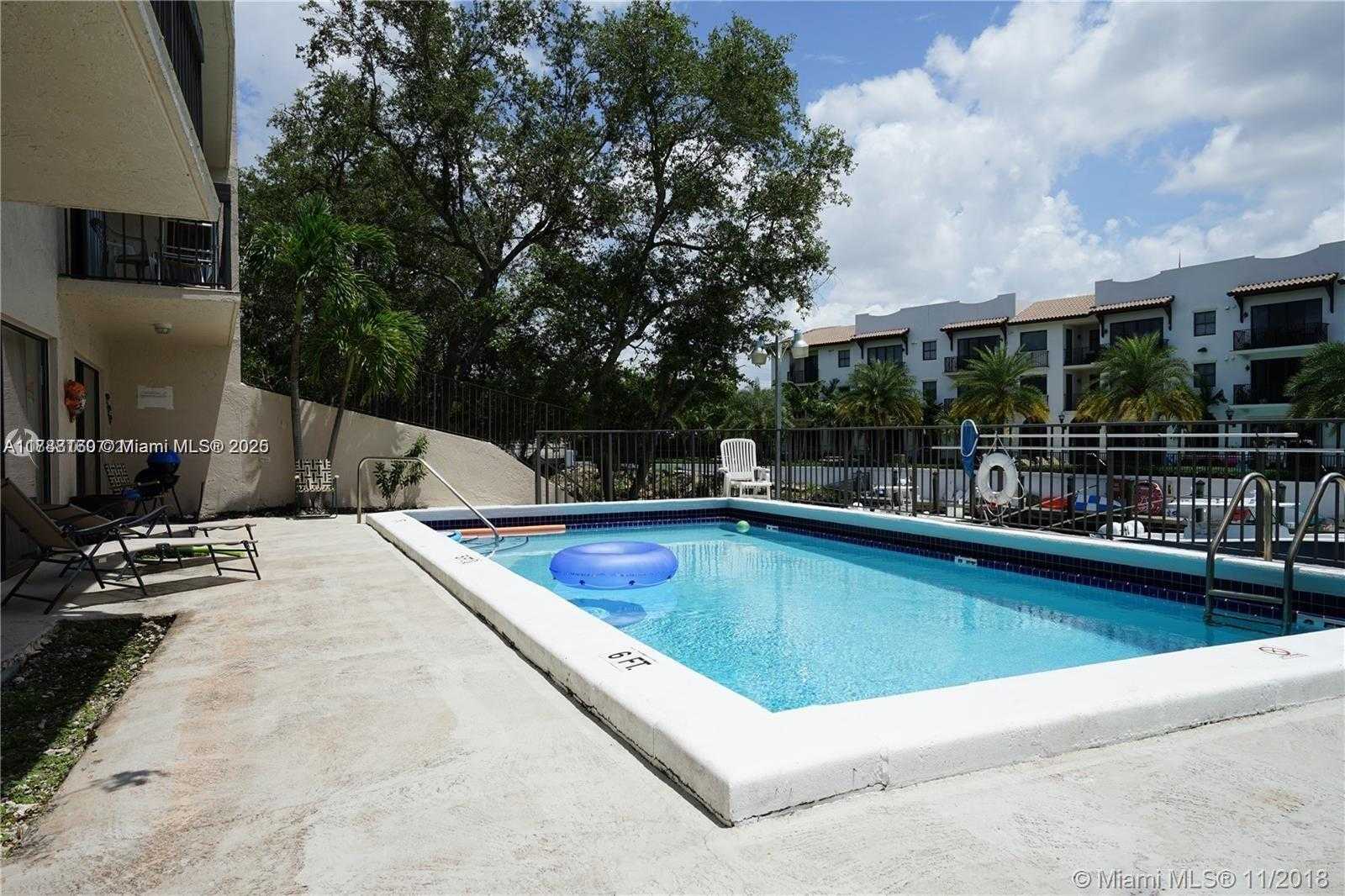 Small Image of 5201 ORDUNA DR #12, Coral Gables Number 25
