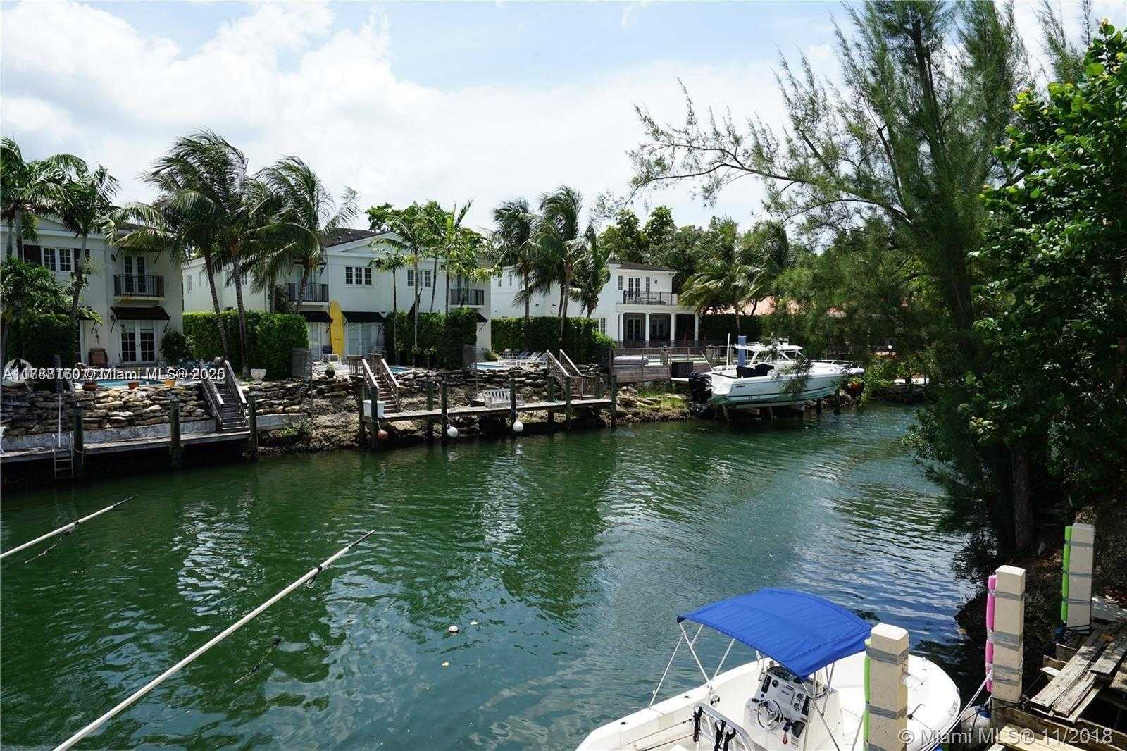Small Image of 5201 ORDUNA DR #12, Coral Gables Number 26