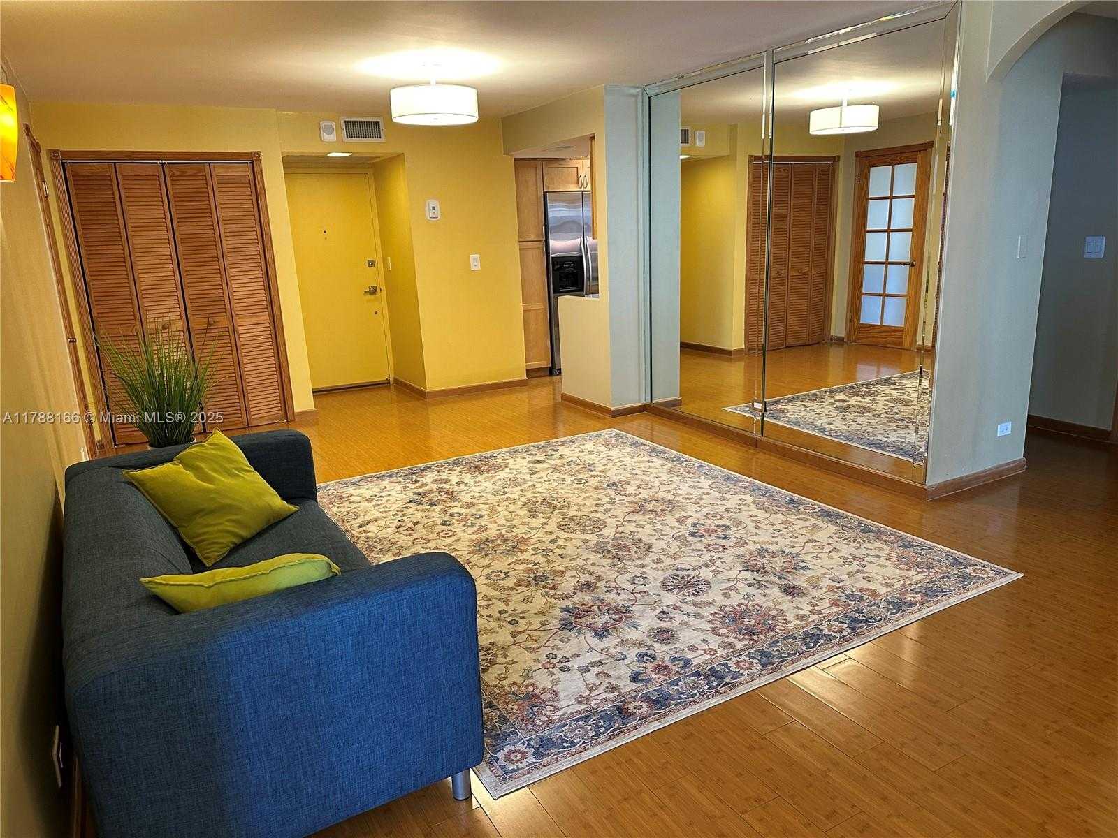 Small Image of 6039 COLLINS AVE #801, Miami Beach Number 10