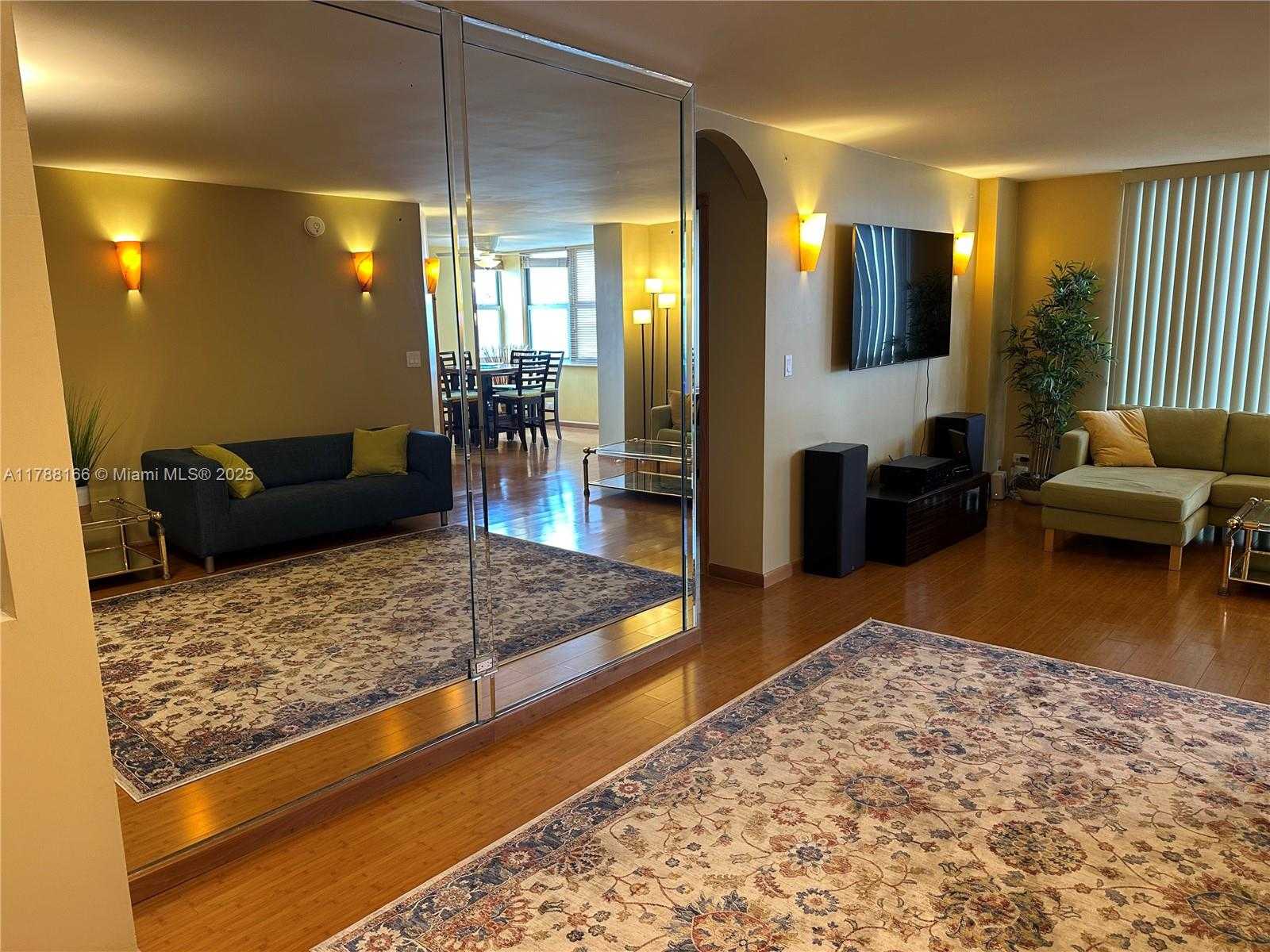 Small Image of 6039 COLLINS AVE #801, Miami Beach Number 11
