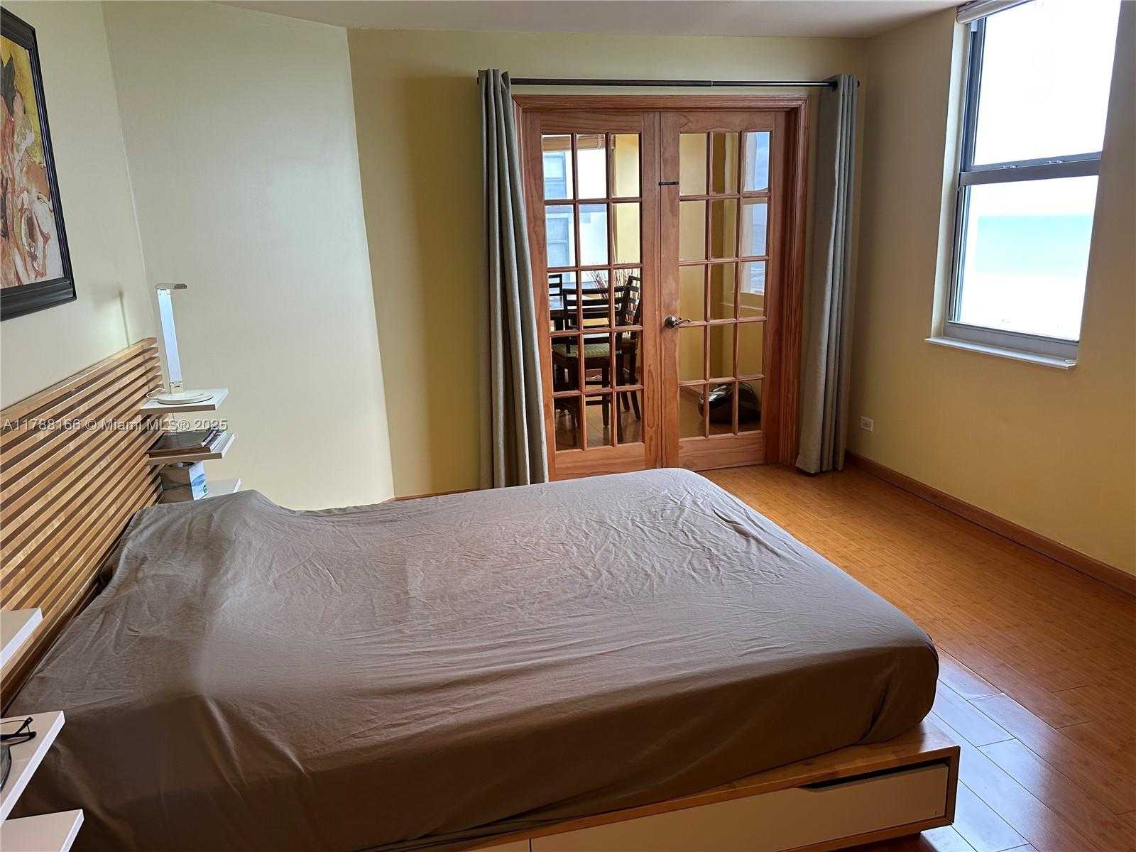 Small Image of 6039 COLLINS AVE #801, Miami Beach Number 12