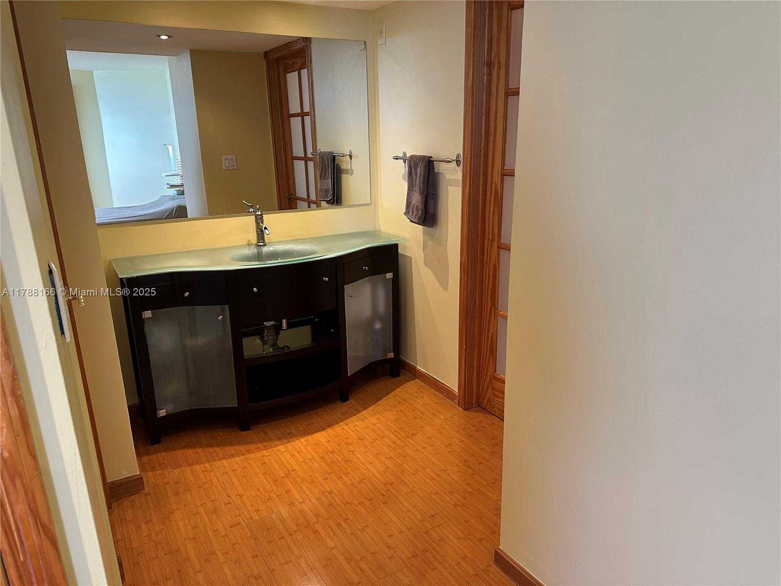 Small Image of 6039 COLLINS AVE #801, Miami Beach Number 15