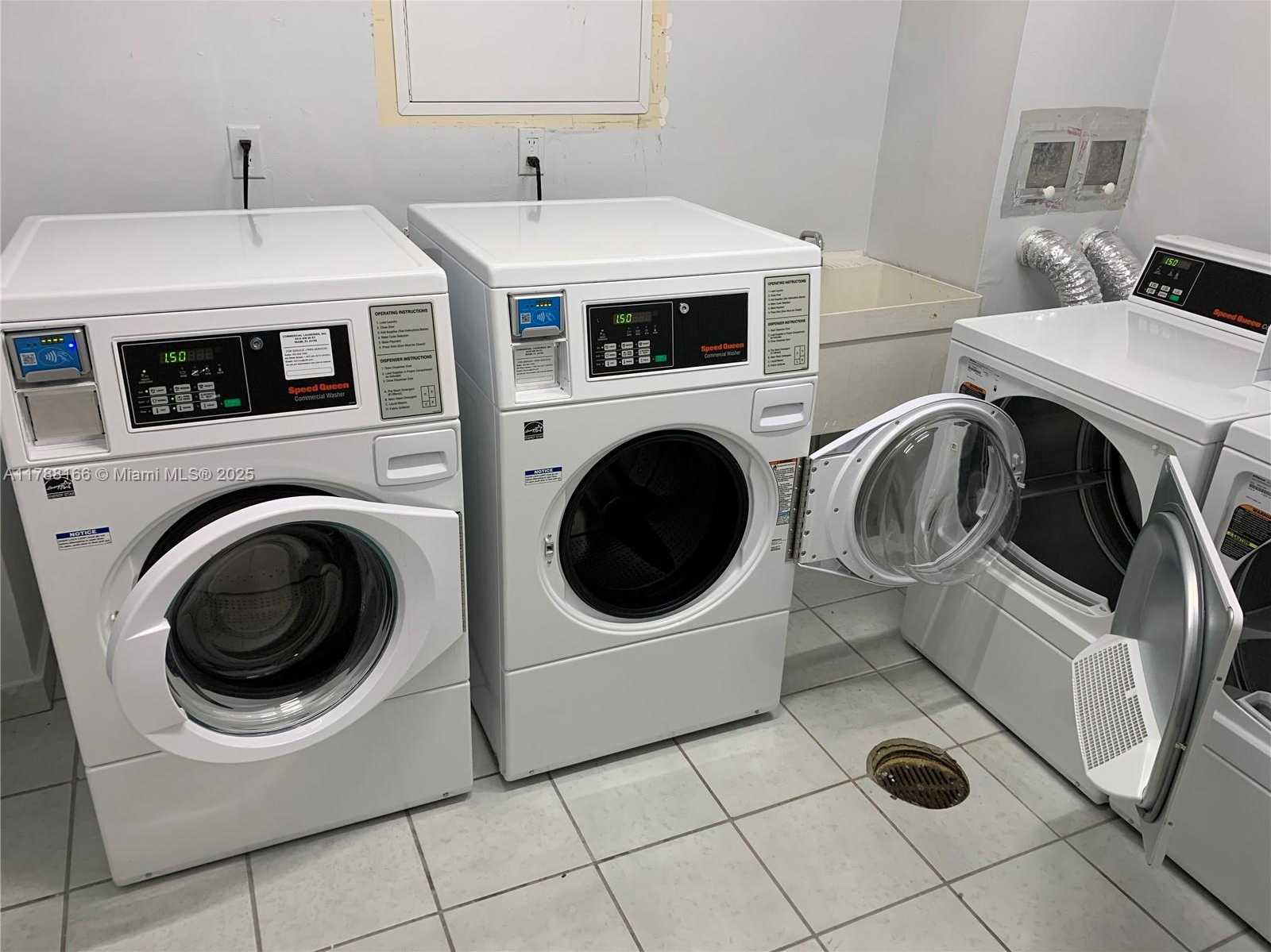 Small Image of 6039 COLLINS AVE #801, Miami Beach Number 27