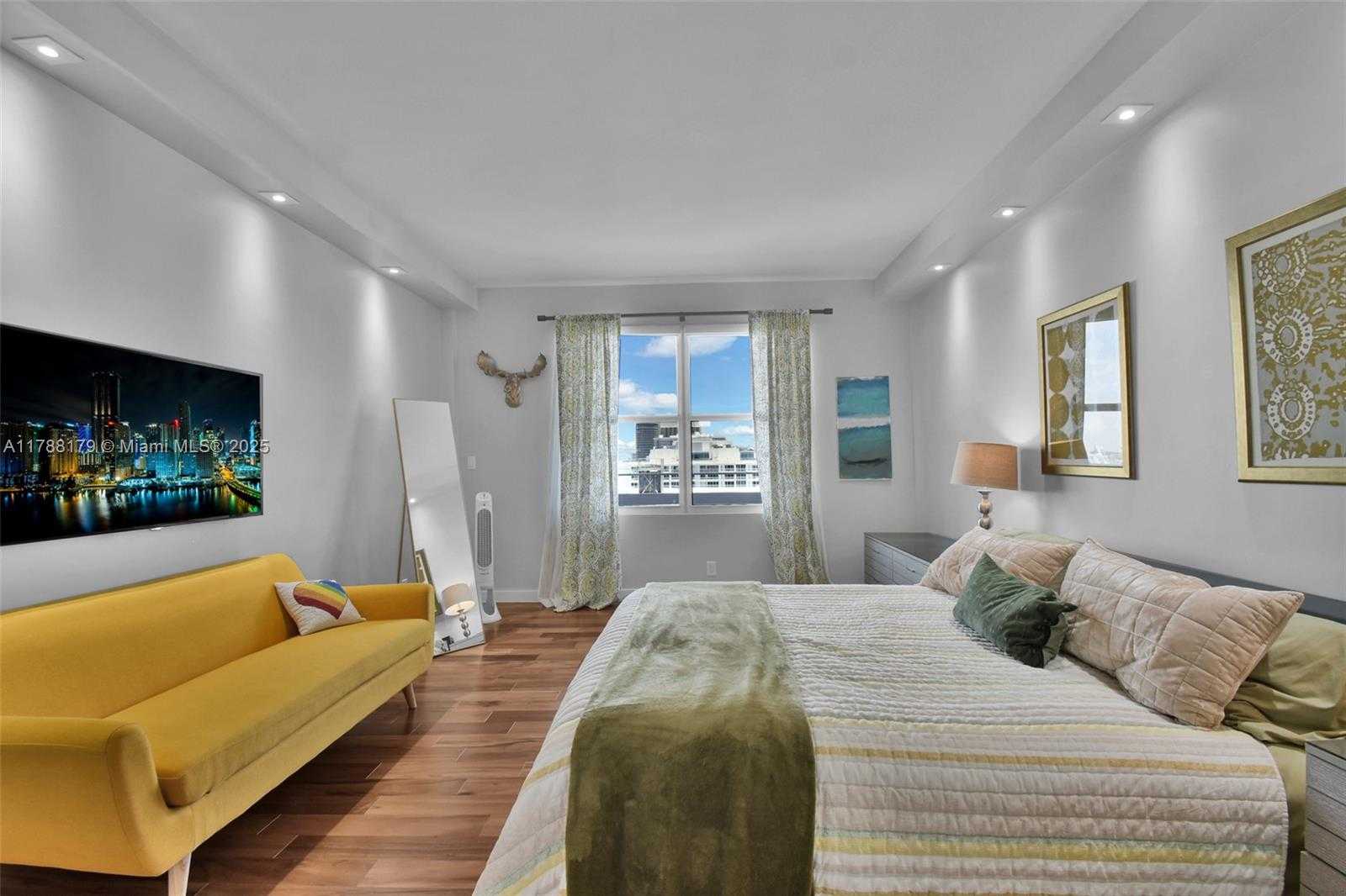 Small Image of 9225 COLLINS AVE #PHH, Surfside Number 23