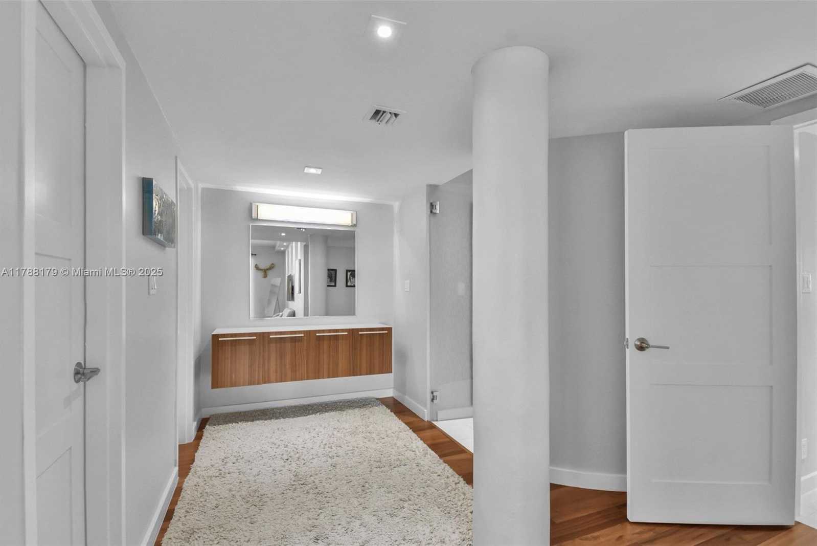 Small Image of 9225 COLLINS AVE #PHH, Surfside Number 25