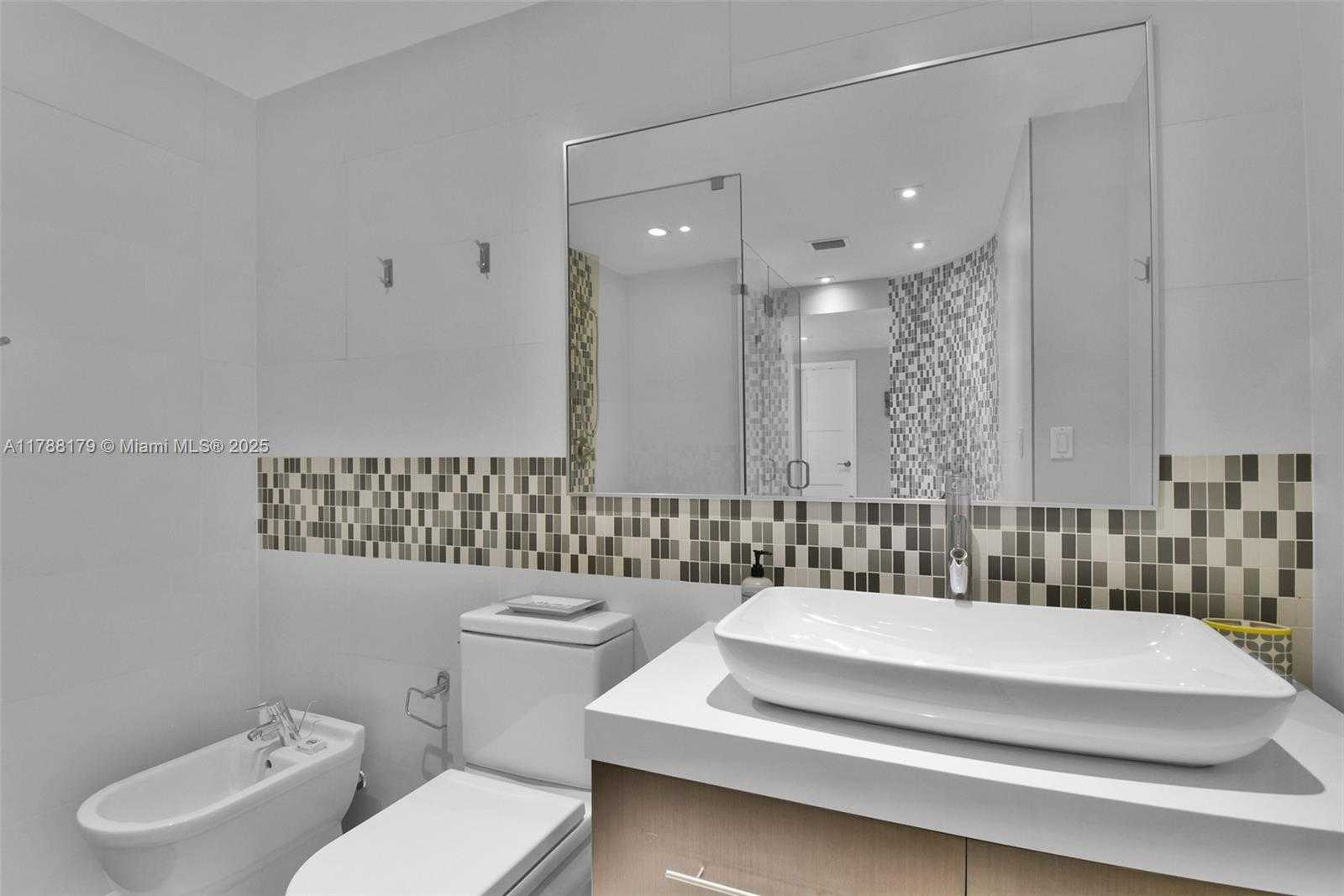 Small Image of 9225 COLLINS AVE #PHH, Surfside Number 28