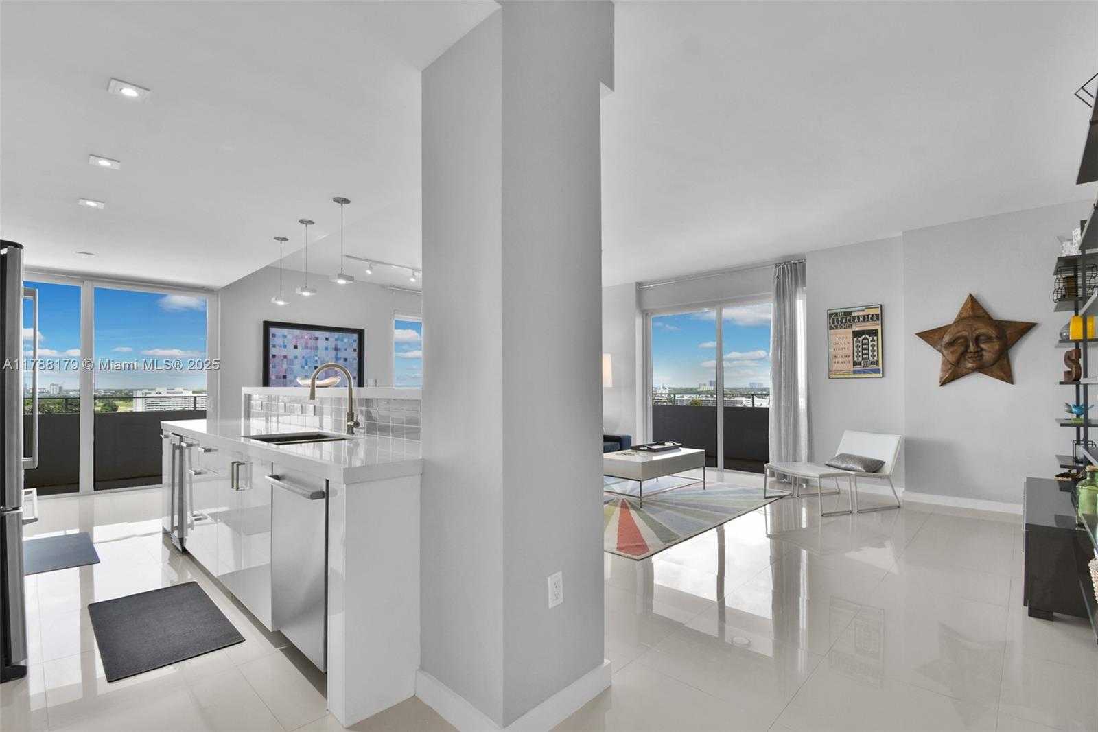 Small Image of 9225 COLLINS AVE #PHH, Surfside Number 3