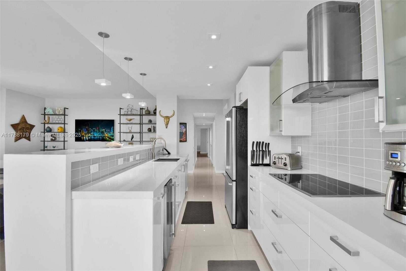 Small Image of 9225 COLLINS AVE #PHH, Surfside Number 6