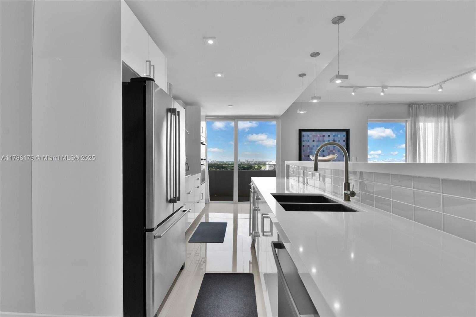 Small Image of 9225 COLLINS AVE #PHH, Surfside Number 7