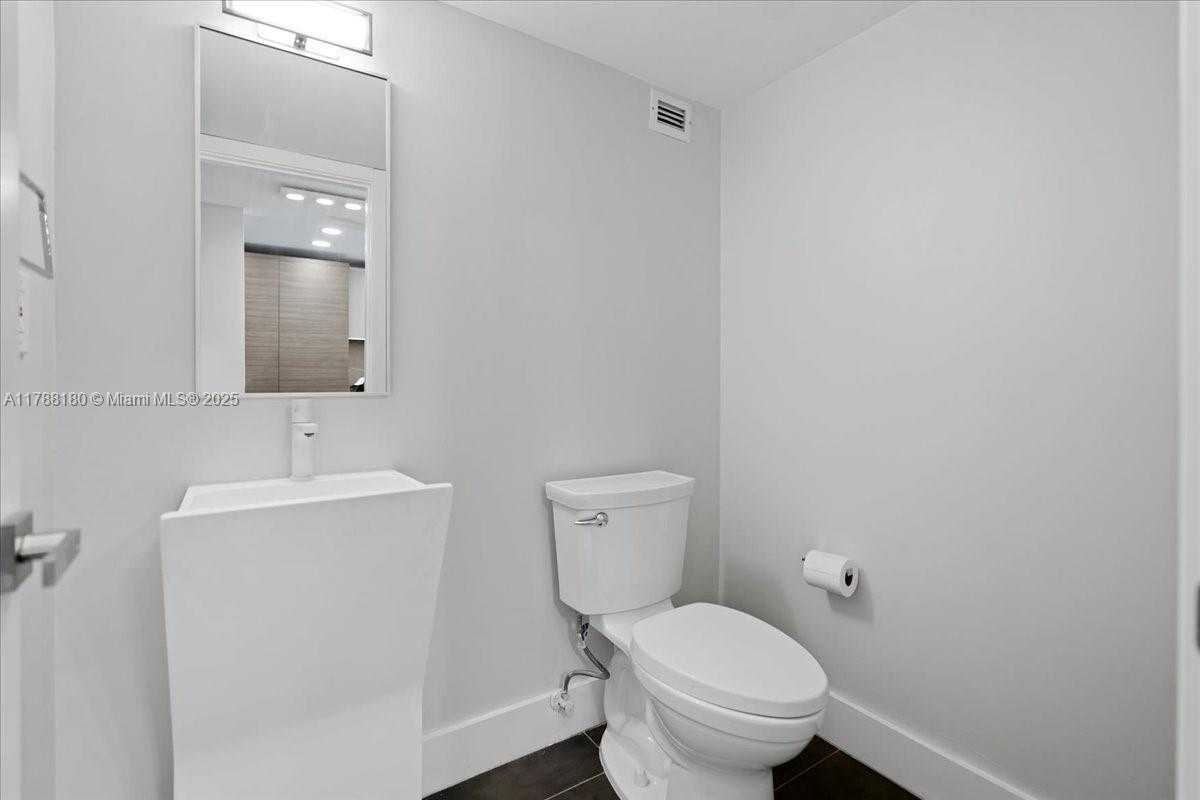Small Image of 1865 BRICKELL AVE #A1005, Miami Number 20