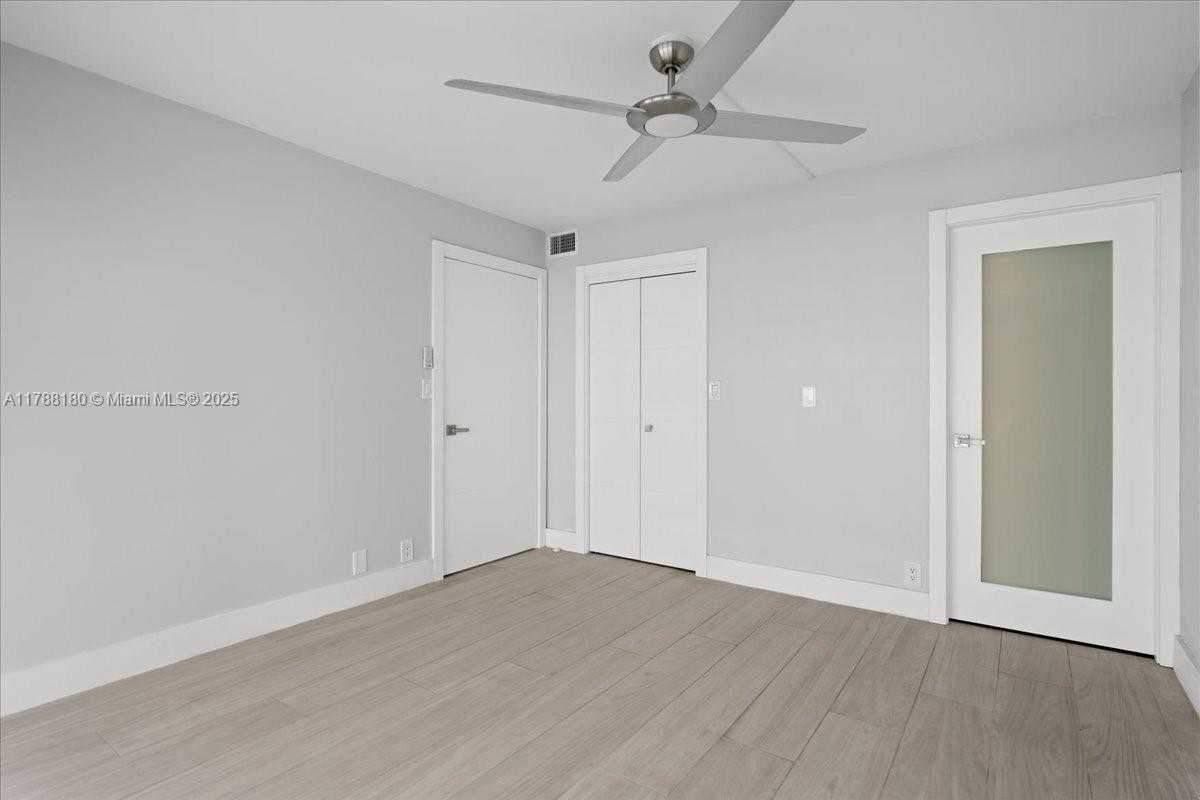Small Image of 1865 BRICKELL AVE #A1005, Miami Number 7