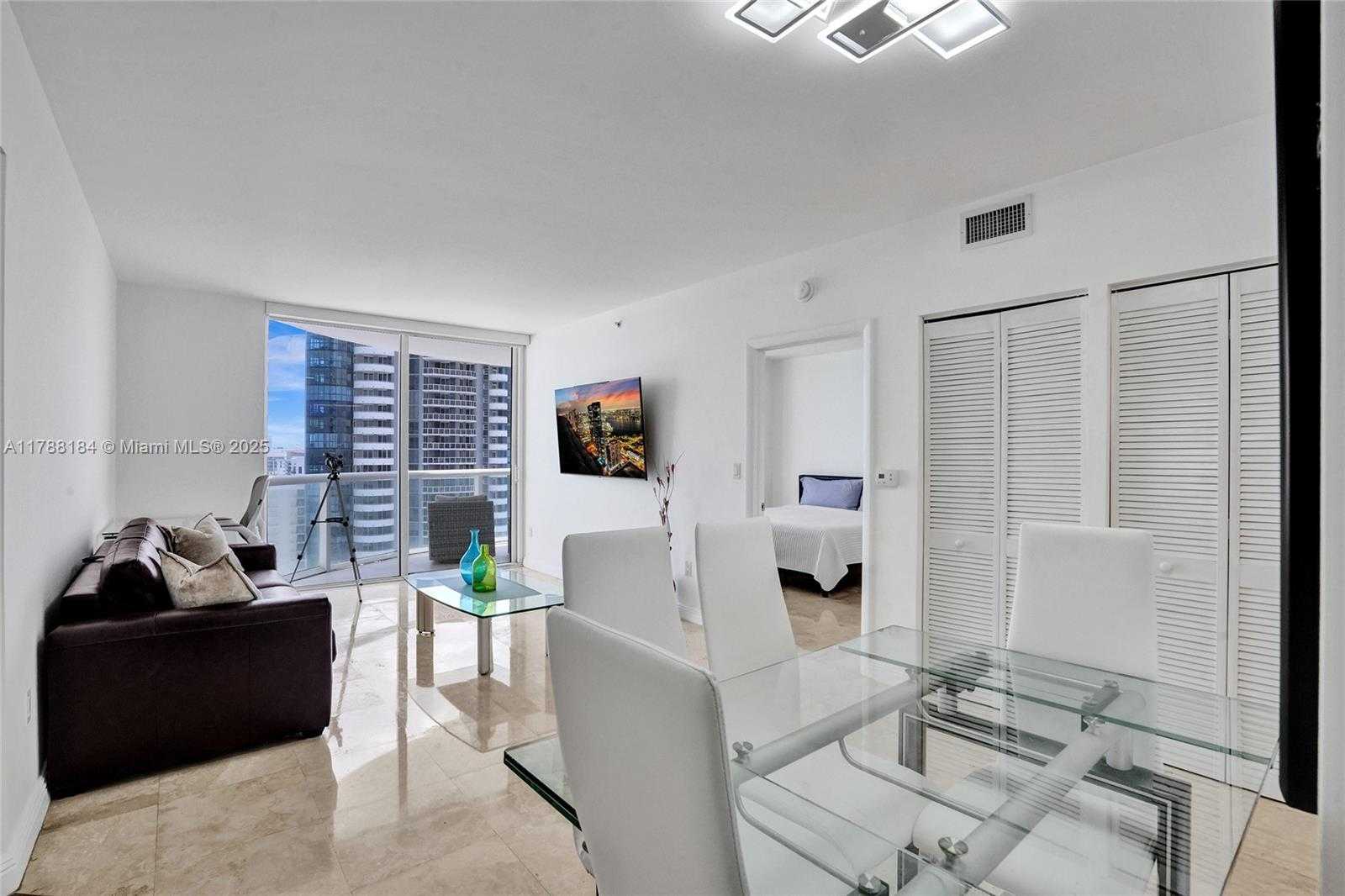 Small Image of 6365 COLLINS AVE #2604, Miami Beach Number 11