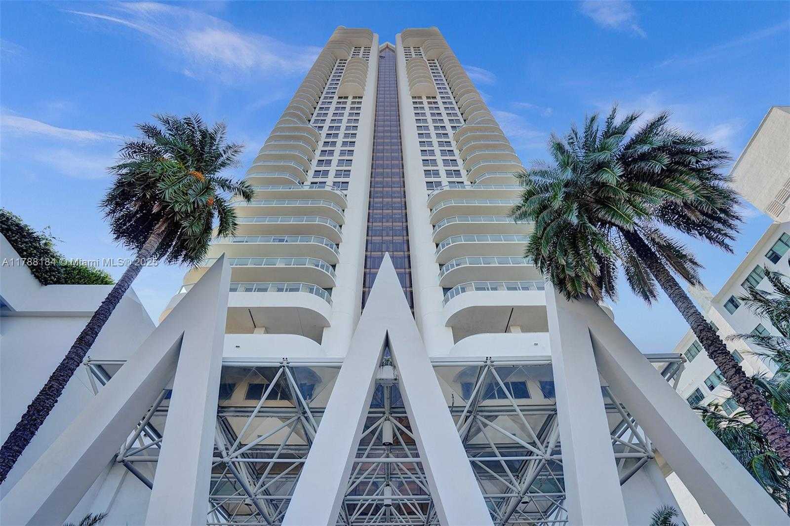 Small Image of 6365 COLLINS AVE #2604, Miami Beach Number 3