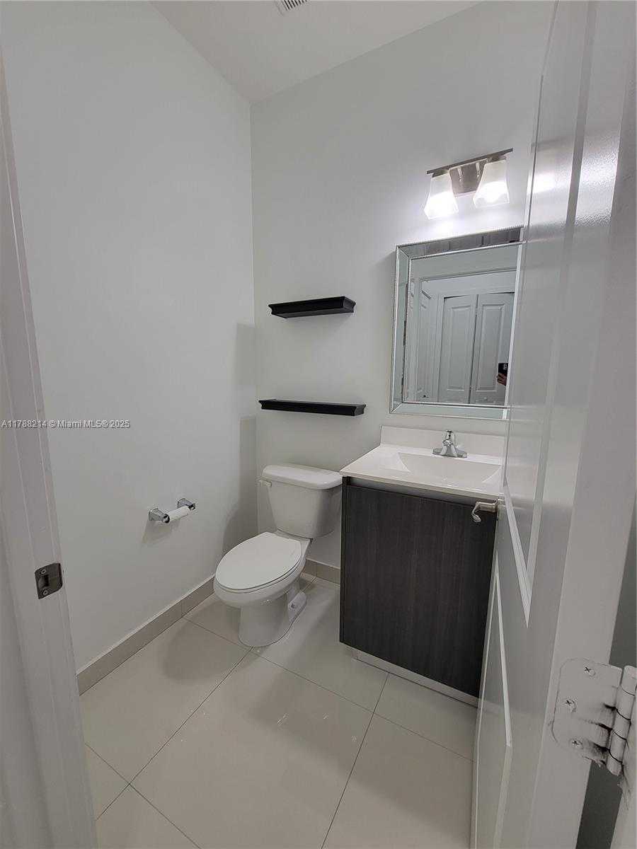 Small Image of 492 SOUTH WEST 91 PL, Miami Number 14