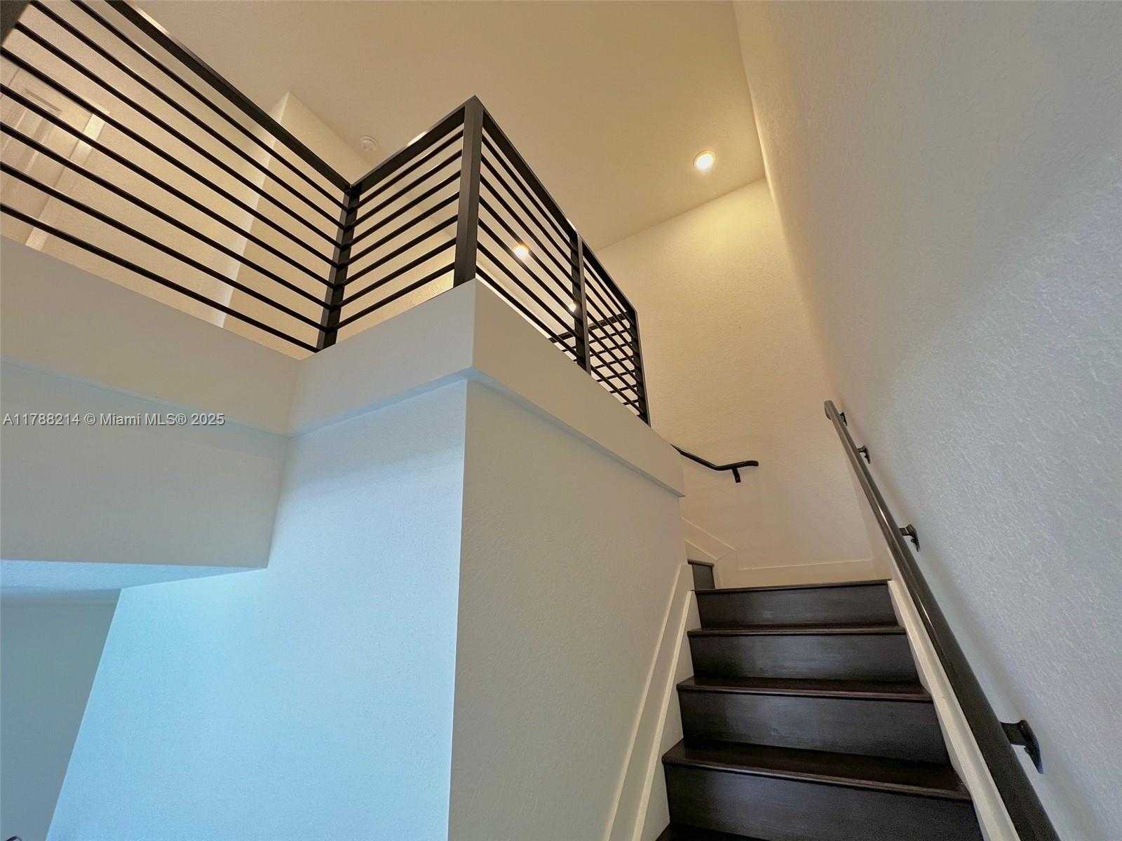 Small Image of 492 SOUTH WEST 91 PL, Miami Number 17