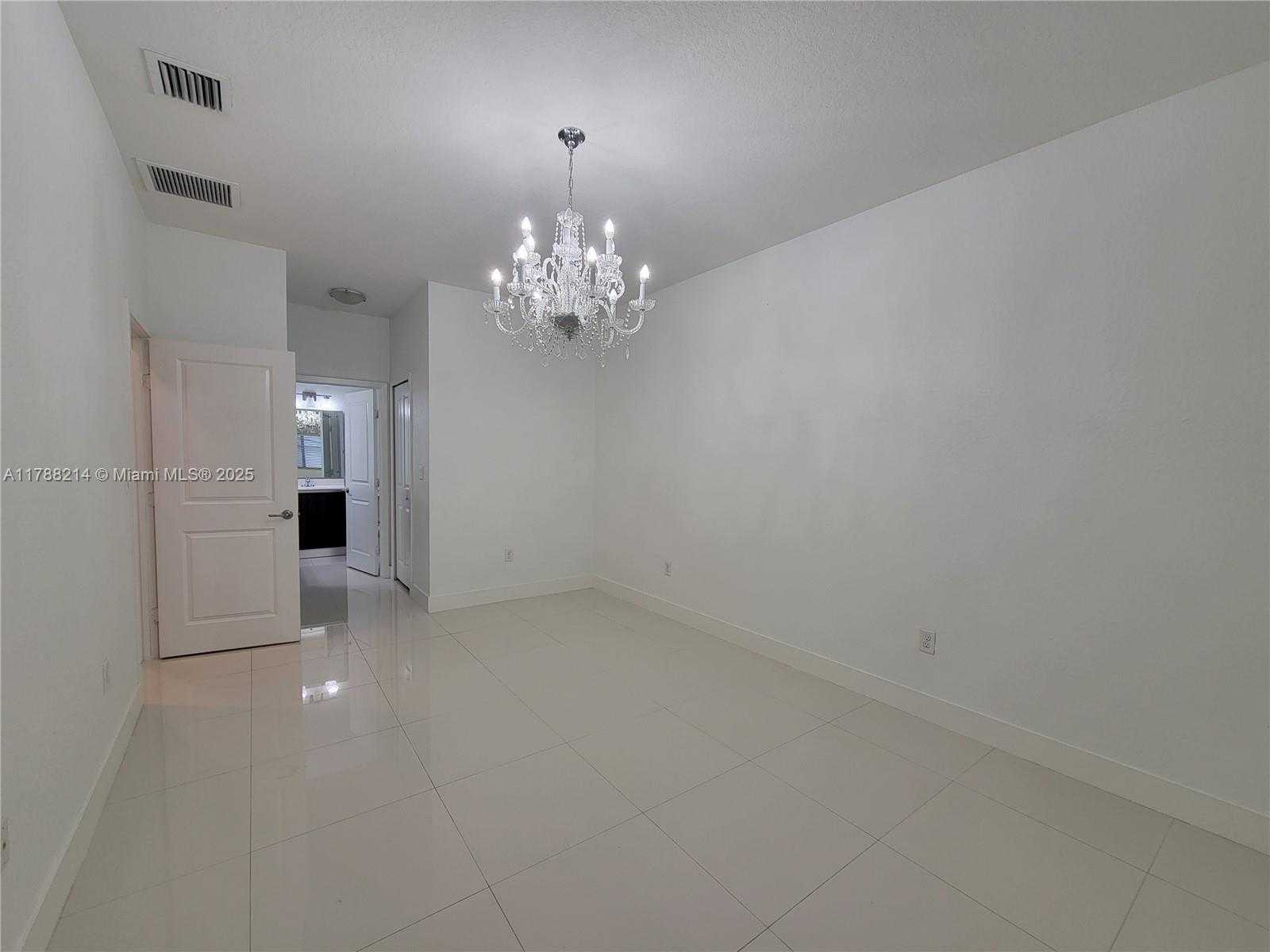 Small Image of 492 SOUTH WEST 91 PL, Miami Number 24