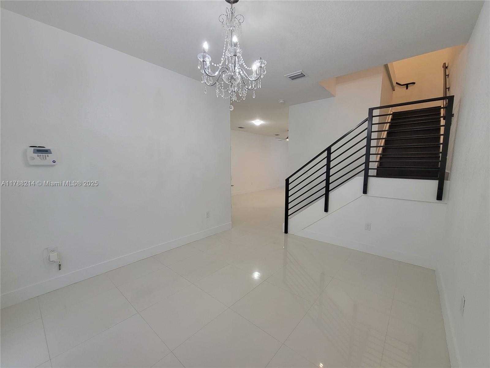 Small Image of 492 SOUTH WEST 91 PL, Miami Number 3
