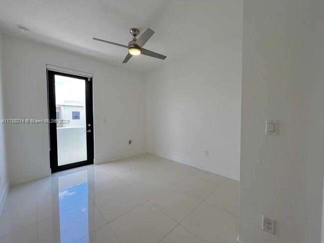 Small Image of 492 SOUTH WEST 91 PL, Miami Number 36