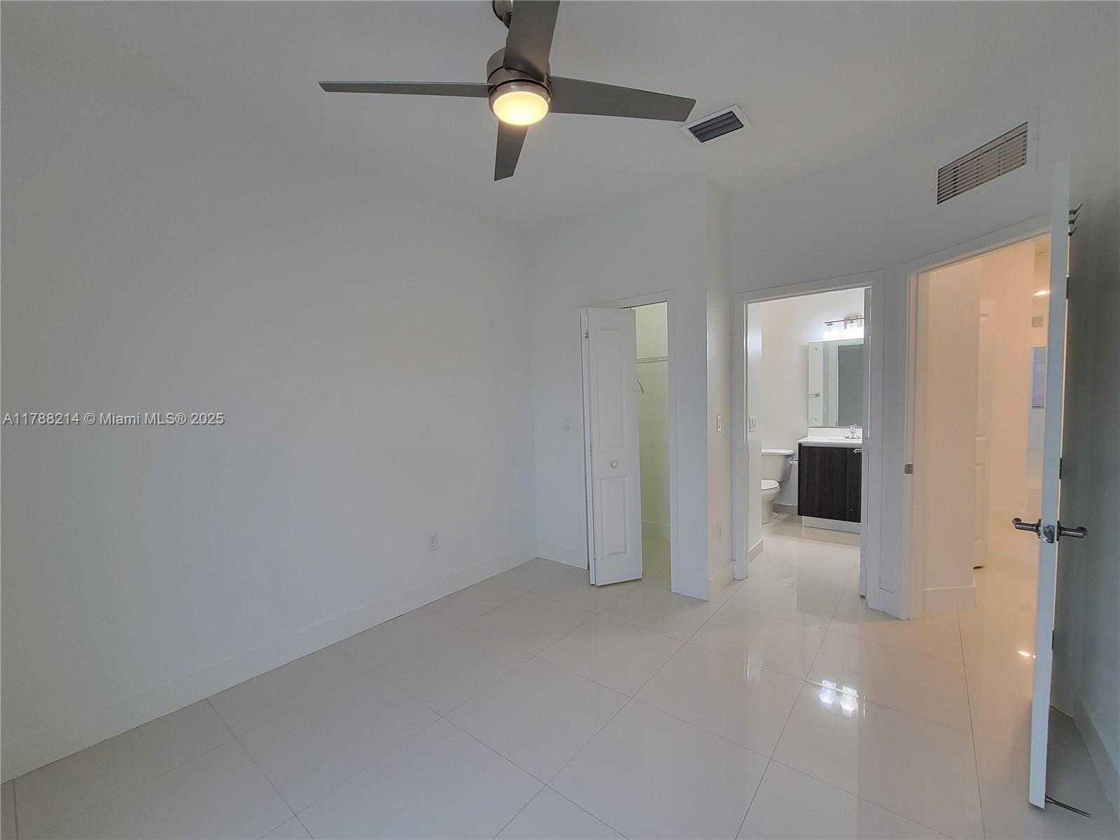 Small Image of 492 SOUTH WEST 91 PL, Miami Number 37