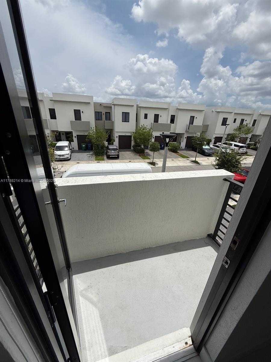 Small Image of 492 SOUTH WEST 91 PL, Miami Number 39