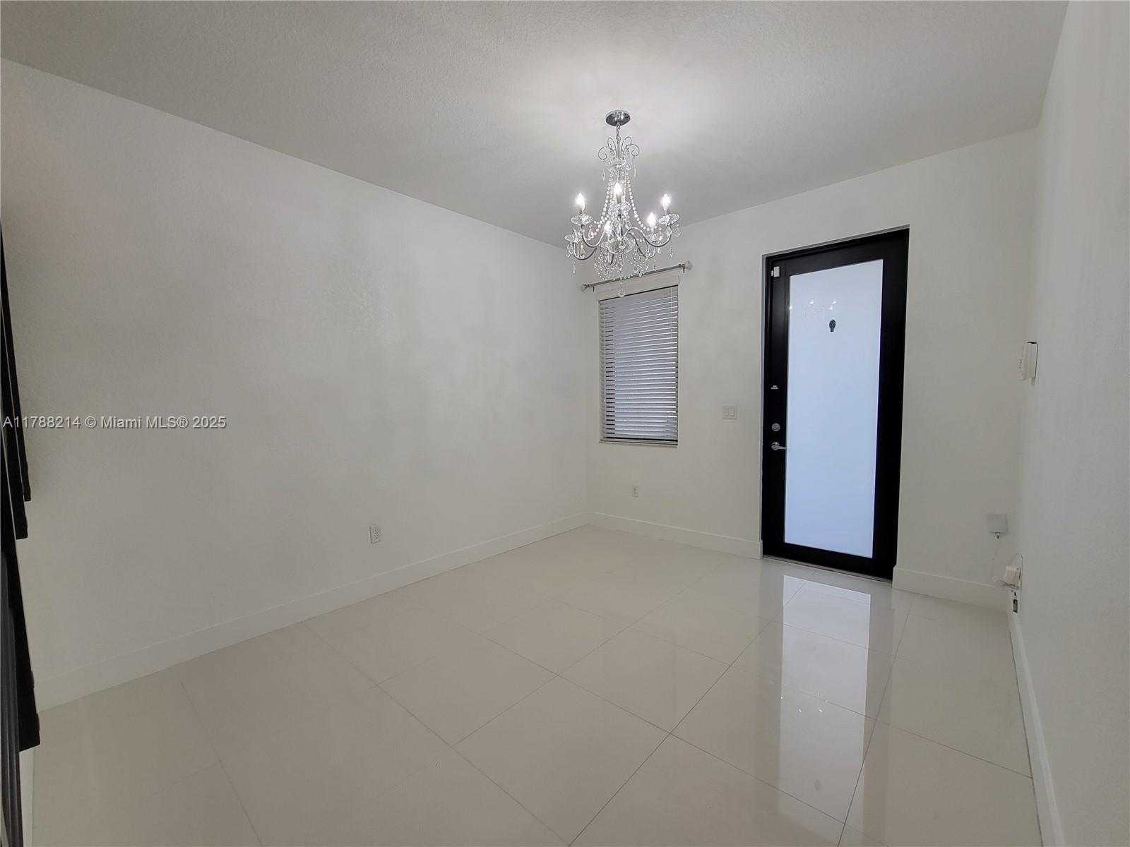 Small Image of 492 SOUTH WEST 91 PL, Miami Number 4