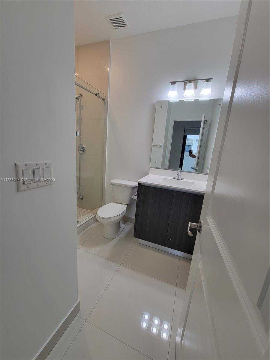 Small Image of 492 SOUTH WEST 91 PL, Miami Number 42
