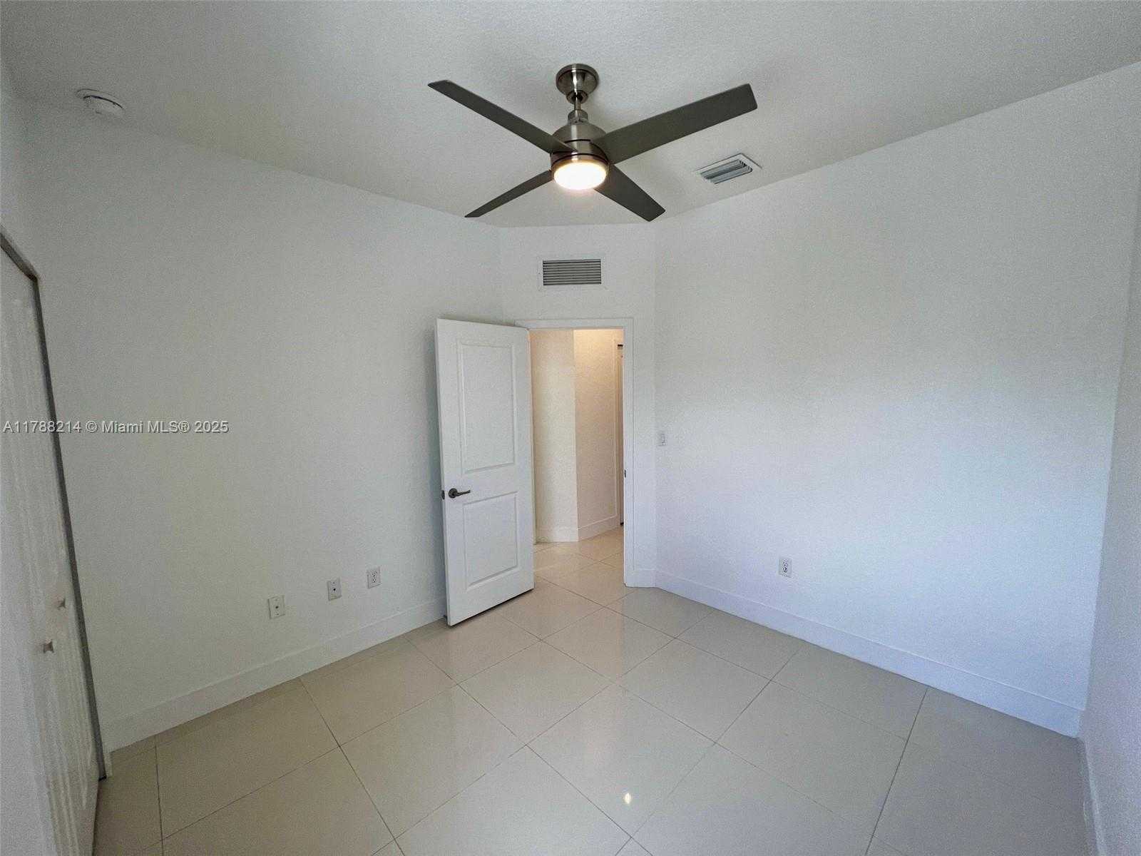 Small Image of 492 SOUTH WEST 91 PL, Miami Number 61