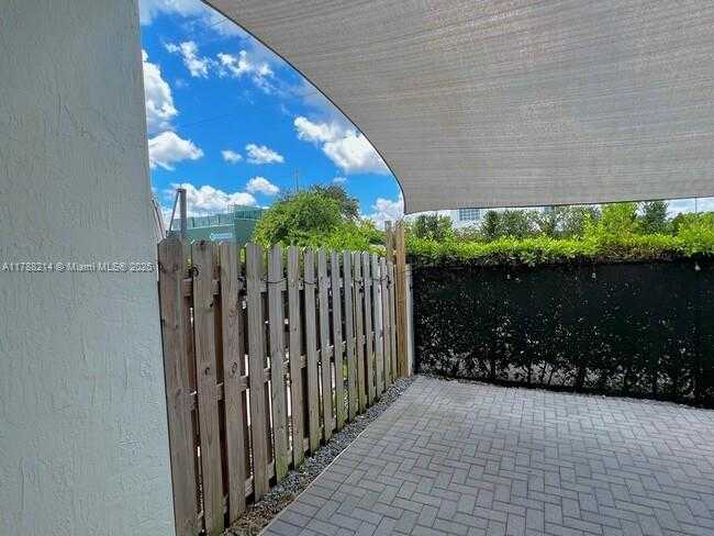 Small Image of 492 SOUTH WEST 91 PL, Miami Number 7
