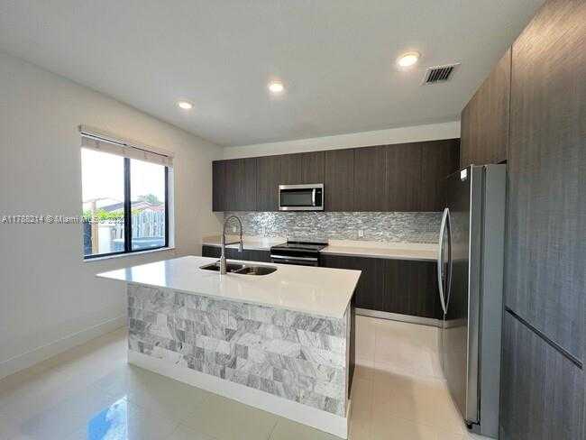 Small Image of 492 SOUTH WEST 91 PL, Miami Number 9