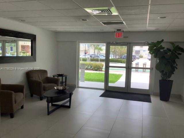 Small Image of 1666 WEST AVE #303, Miami Beach Number 11
