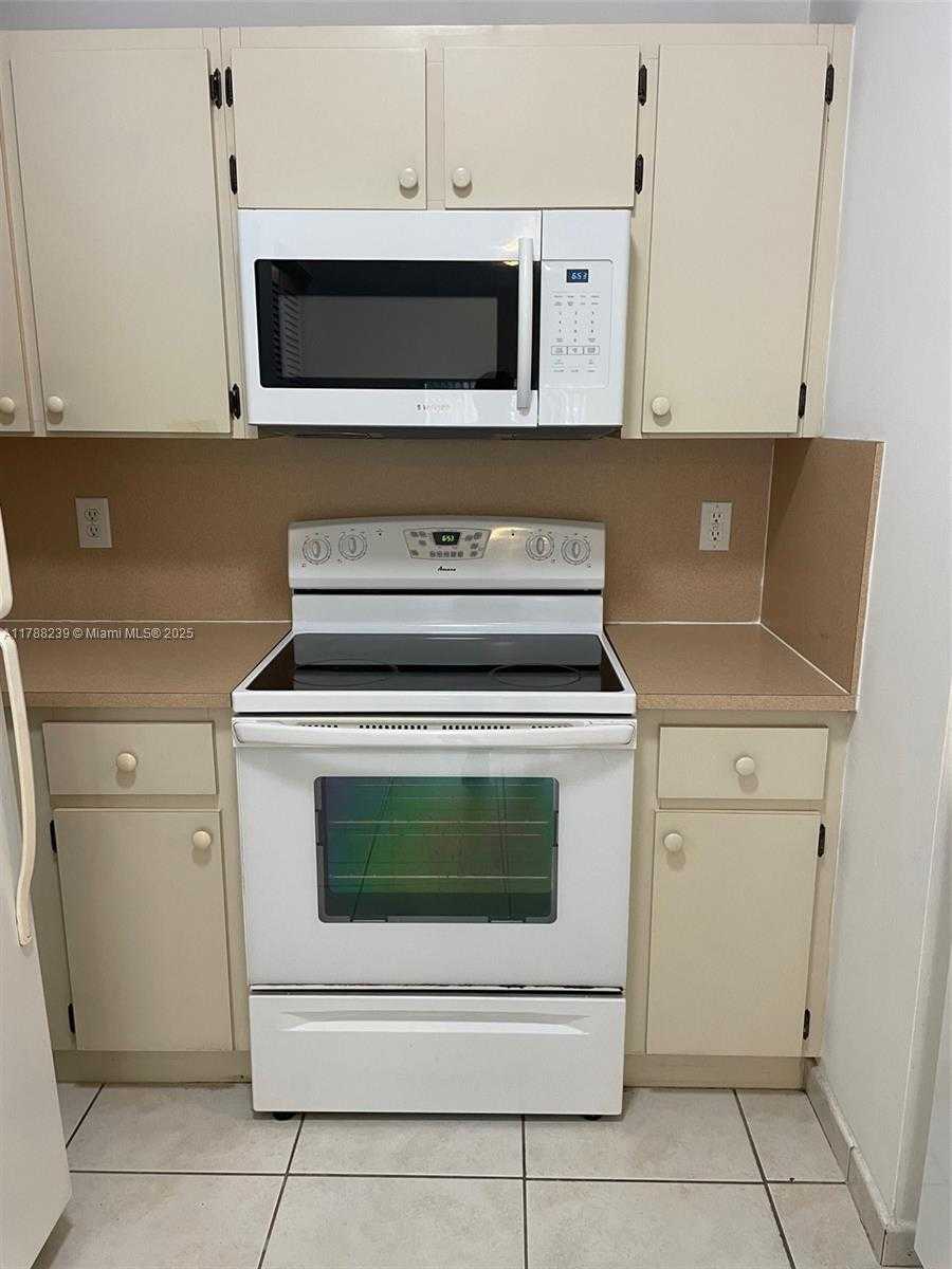 Small Image of 7270 NORTH WEST 114TH AVE #101-9, Doral Number 10