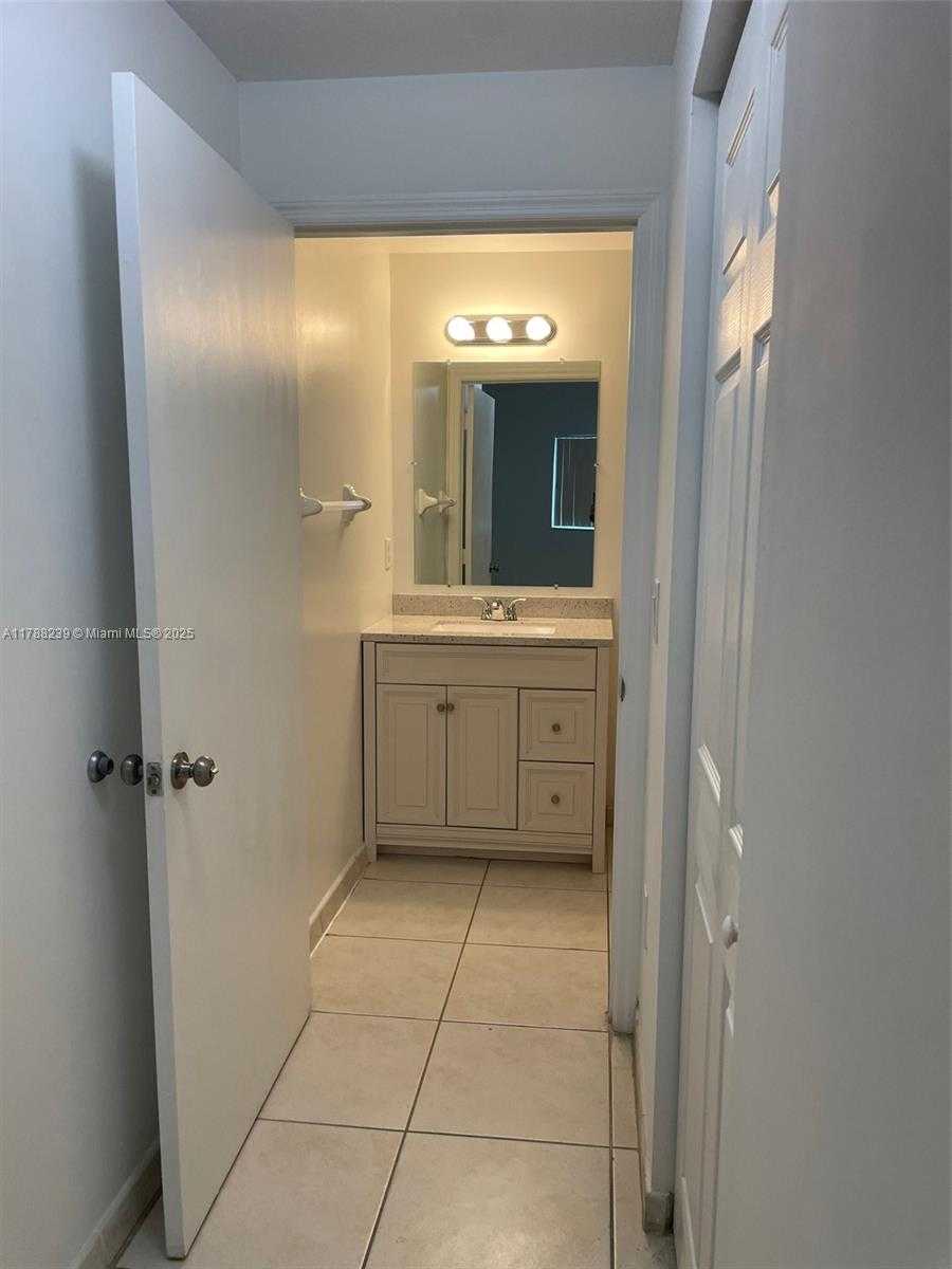 Small Image of 7270 NORTH WEST 114TH AVE #101-9, Doral Number 23