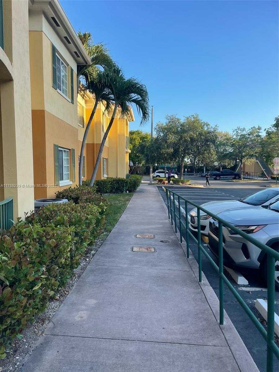 Small Image of 7270 NORTH WEST 114TH AVE #101-9, Doral Number 3